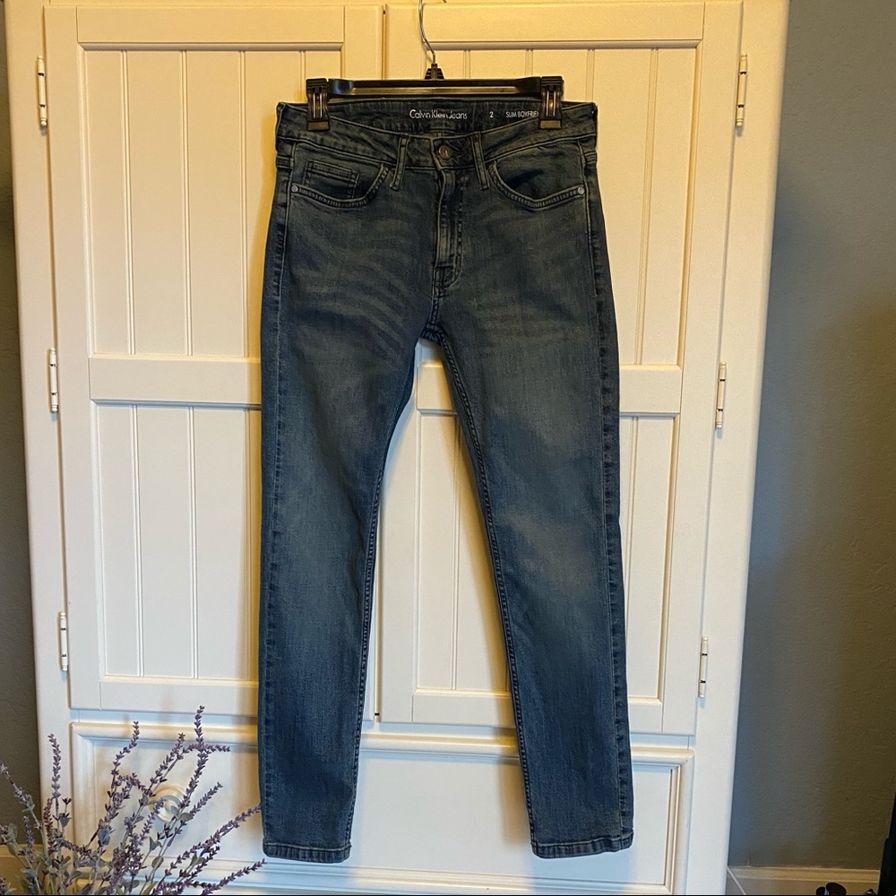 Calvin Klein Slim Boyfriend Ankle Jean